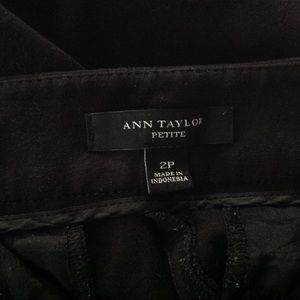 Ann Taylor Pants - Ann Taylor dressy crop leggings Ann Taylor Pants - Ann Taylor dressy crop leggings